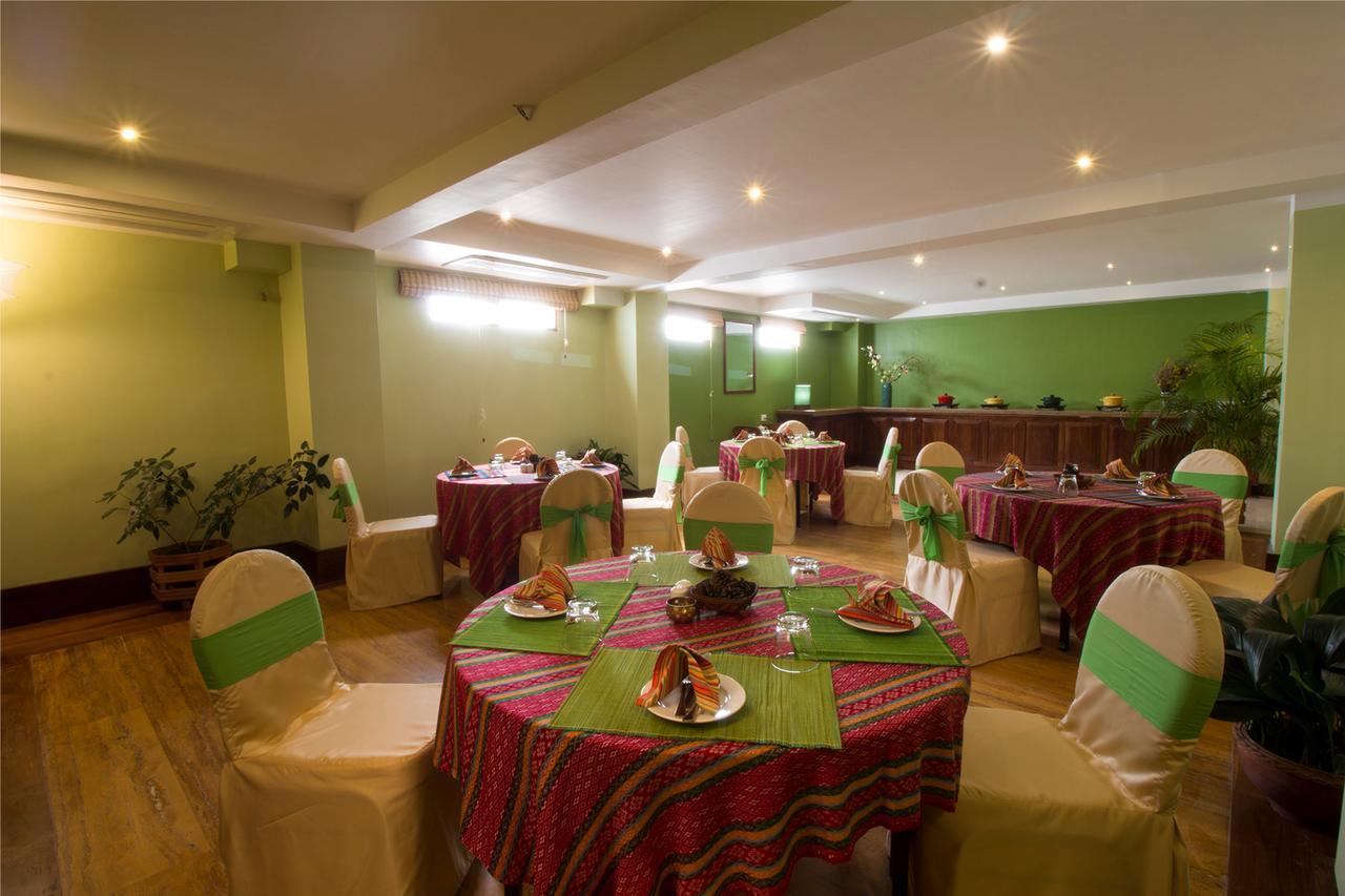 The Guwahati Address By Centre Point Esterno foto